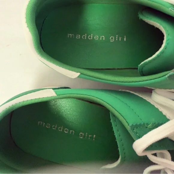 MADDEN GIRL Fabric/Faux Suede Sneakers NWOT - Picture 3 of 9